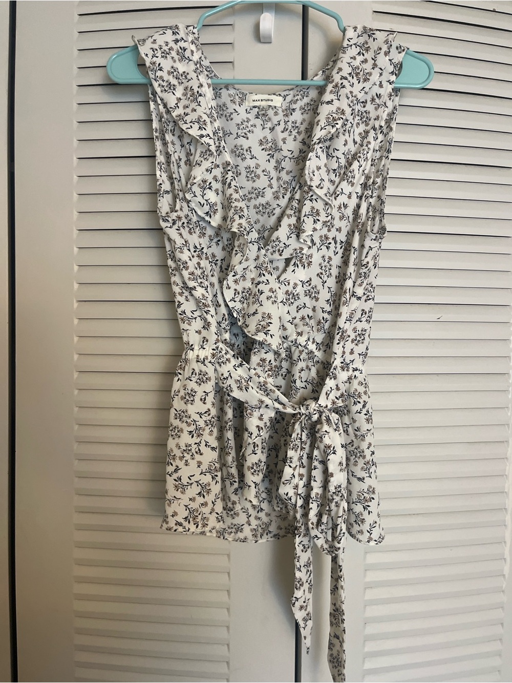 Max Studio White Floral Ruffle Blouse